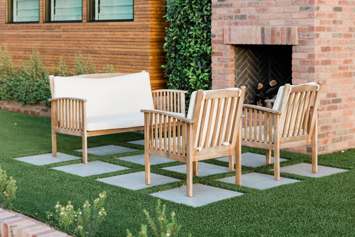 Backyard Ideas with Pavers and Turf That Encourage Outdoor Living