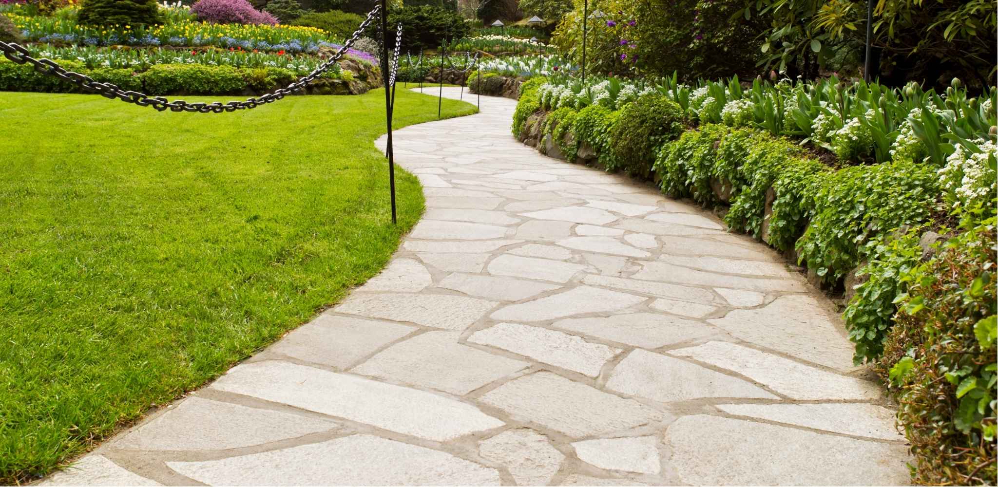 Backyard Ideas with Pavers and Turf That Encourage Outdoor Living